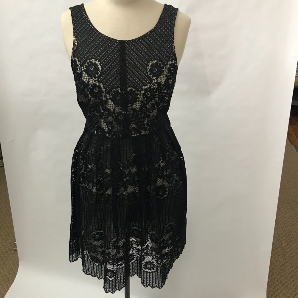 Free People black lace dress, open back sz. 8, NWT